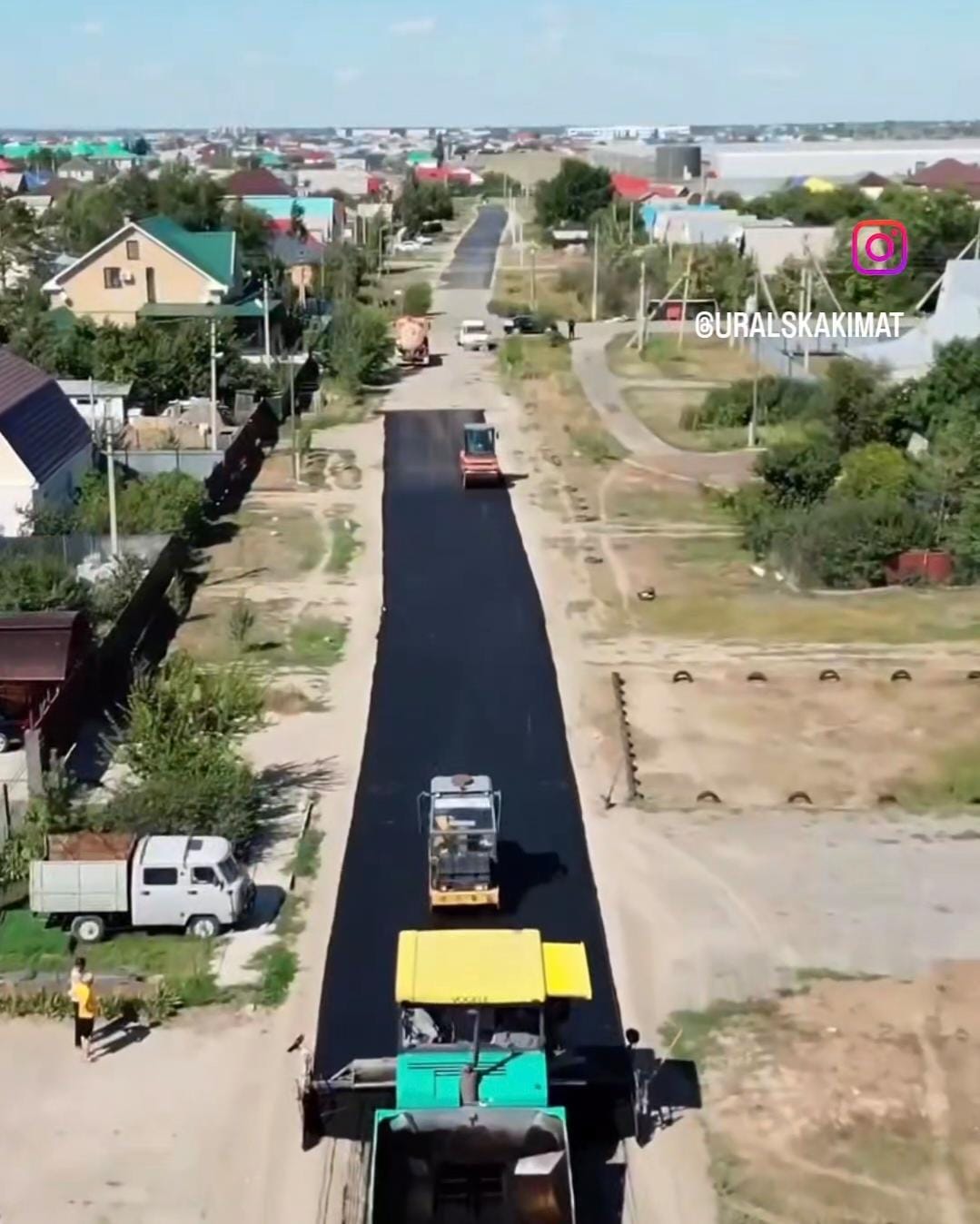 Дороги на пяти улицах ремонтируют в микрорайоне Уральска